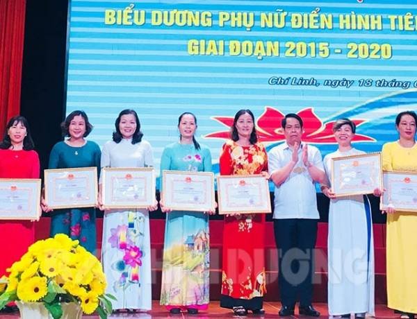 Hội Phụ nữ TP Chí Linh biểu dương phụ nữ điển hình tiên tiến