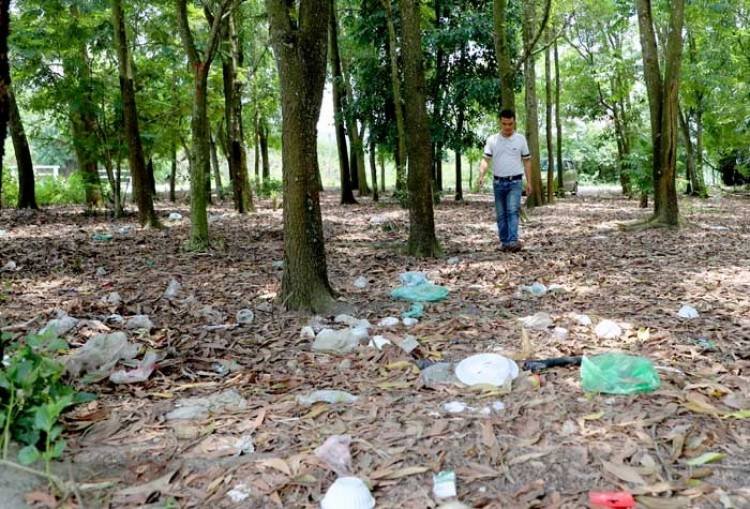 Hồ Côn Sơn: "Cha chung không ai khóc"