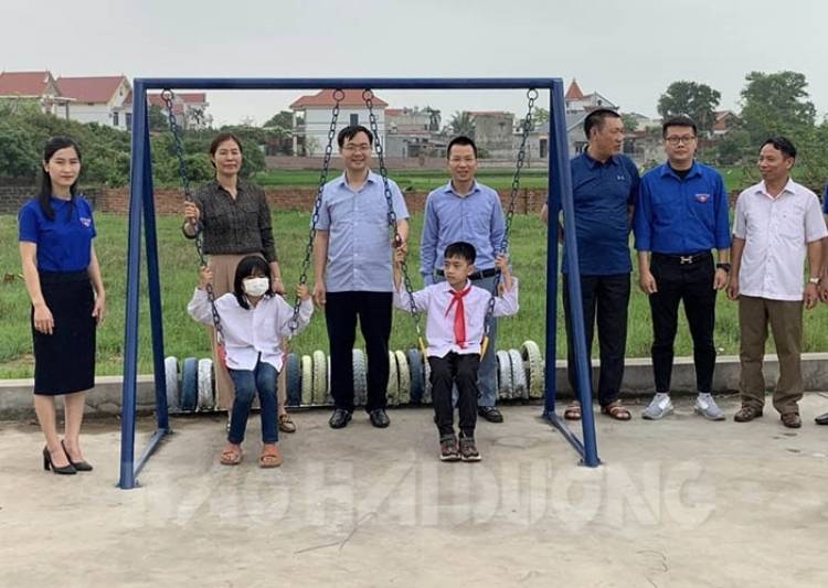 Thành đoàn Chí Linh tặng công trình thanh niên tại Hoàng Tân